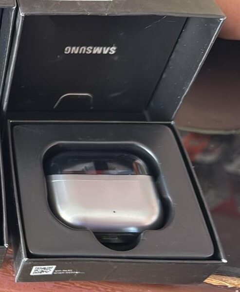 "	Samsung Galaxy Buds 3 Pro semi original Silver"